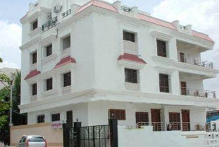 Alpine Glow Residencia - Crest Hotel Hyderabad Exterior foto