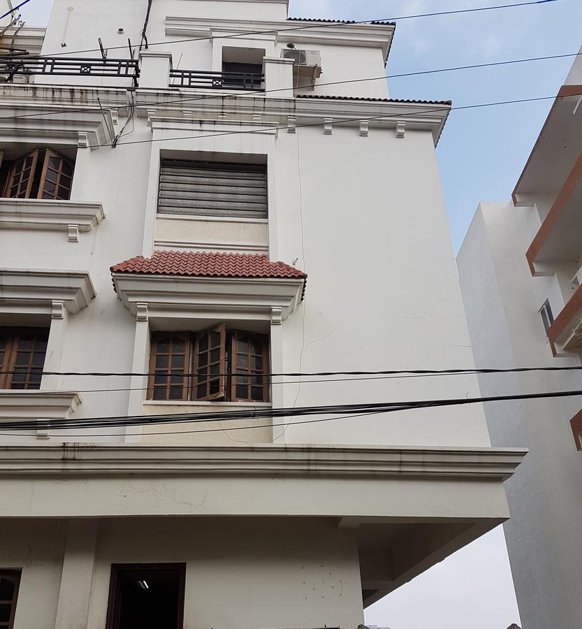 Alpine Glow Residencia - Crest Hotel Hyderabad Exterior foto